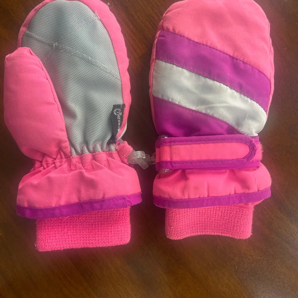 Pink and Purple Kids snow Mittens 4-7yrs - Picture 2 of 5